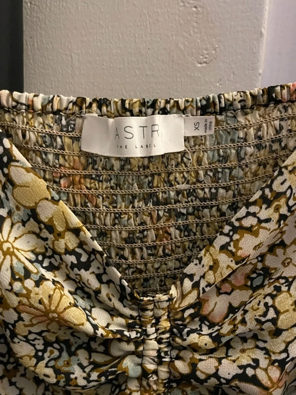 Astr the label Love Sng Black Floral Ruched Puff Sleeve Top Size XS NWOT